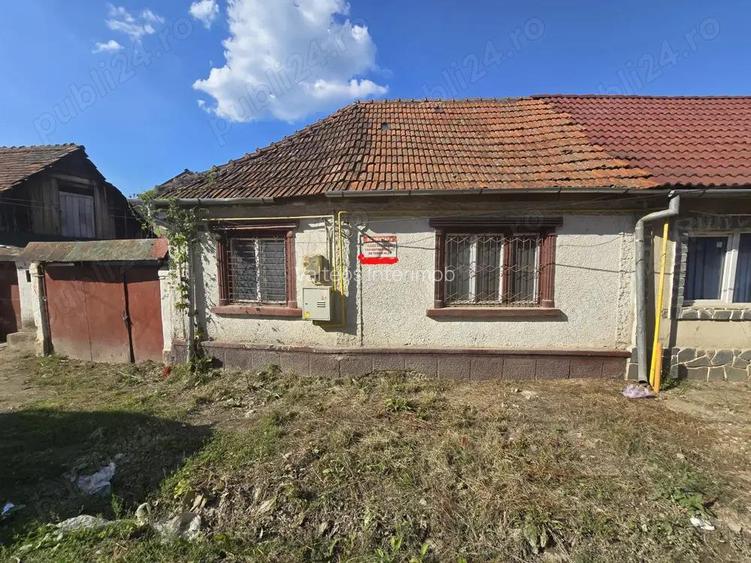 Re?i?a, casa cu teren 700 mp, pe malul Barzavei in cartierul Calnic