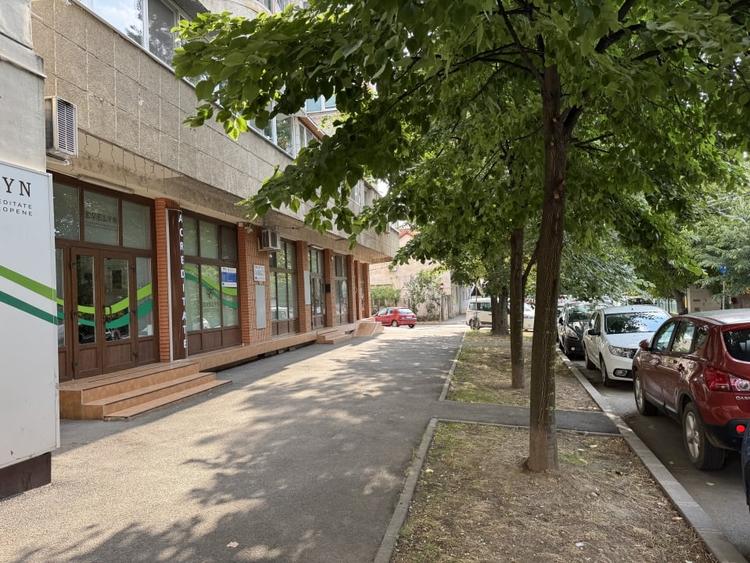 Spatiu Comercial cu vitrina- Zona Modern, Comision 0 - 24