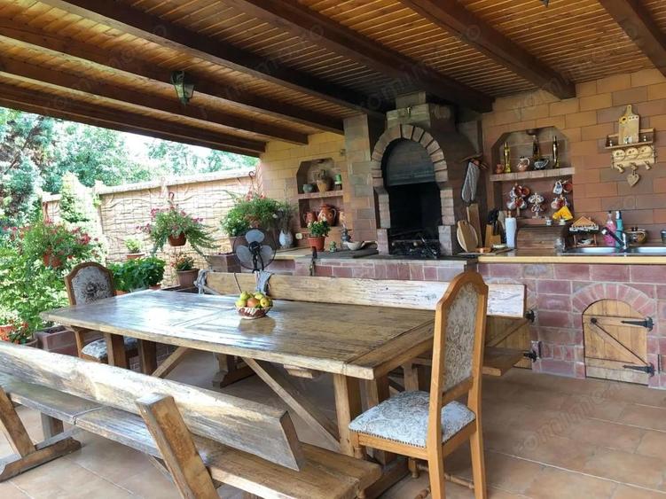 BRASADAS vinde casa cu 7 camere si teren 1100mp in zona Burdea. - 1