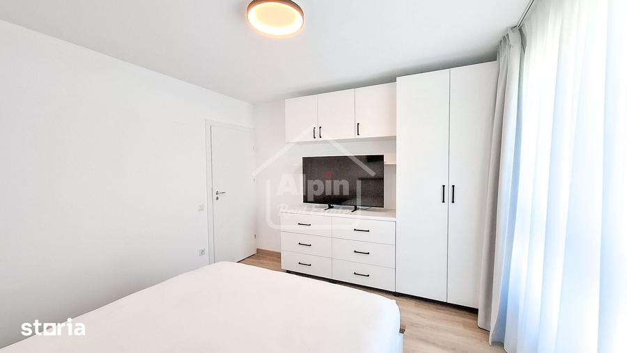 Apartament cu 3 camere decomandat, mobilat în Tractorul