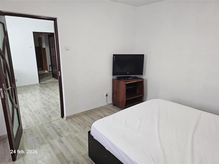 Apartament cu 2 camere nedecomandat, mobilat în Podu Roș