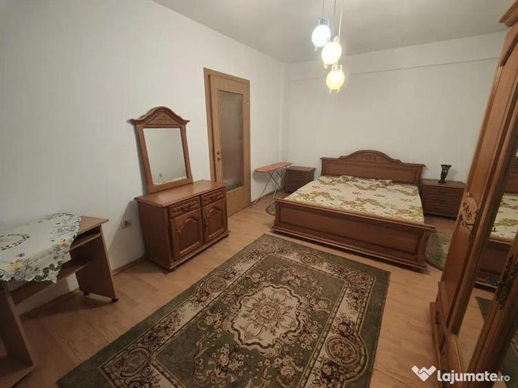 Garsonieră decomandată, mobilată în Craiovița Nouă
