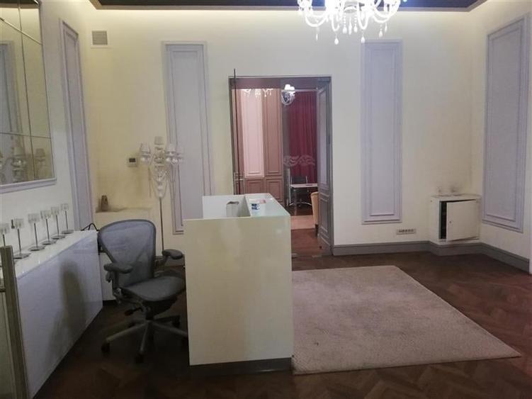 Cladire de birouri si teren de vanzare - 8