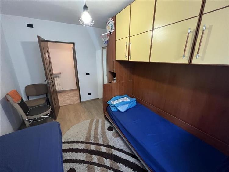 Ap 3 camere,parter, balcon, ultracentral- Scoala 9 - 9