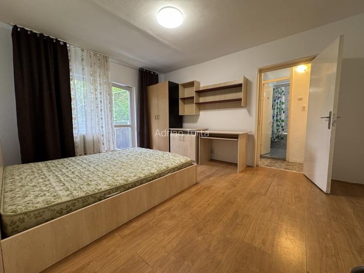 Apartament cu 3 camere semidecomandate - Grigorescu
