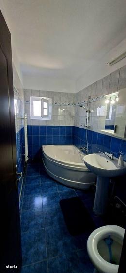 Apartament cu 3 camere decomandat în Găvana