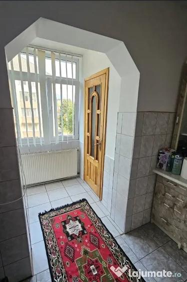 Apartament cu 3 camere decomandat în Obcini