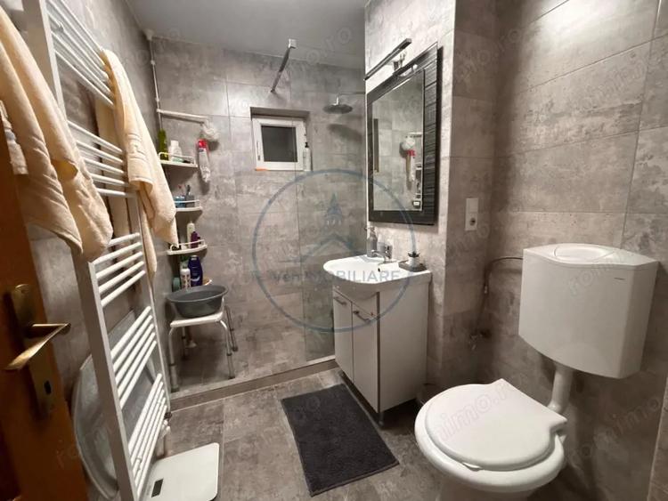 Apartament cu 4 camere decomandat, mobilat în Calea Moldovei