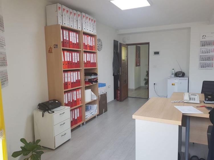 Casă cu 4 camere în Central