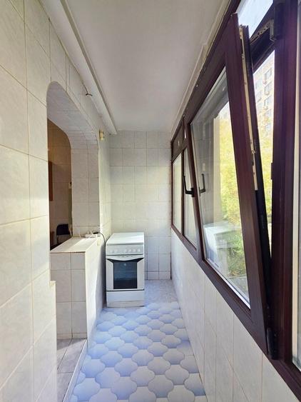 Apartament cu 3 camere decomandat, mobilat în Tineretului