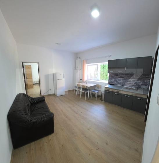 Apartament cu 4 camere semidecomandat în Central