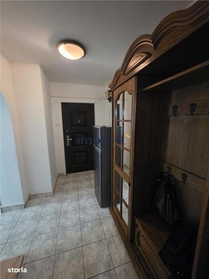Apartament cu 2 camere semidecomandat în Micro 16
