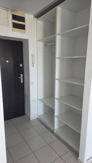 Apartament cu 3 camere decomandat în Berceni
