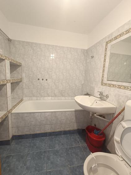 Apartament cu 3 camere decomandat, mobilat în Dristor