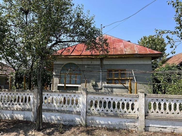 Casă cu 4 camere în Poiana