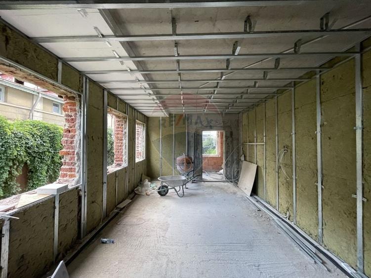 Casă cu 4 camere cu Teren 370 Mp în Dorobanți