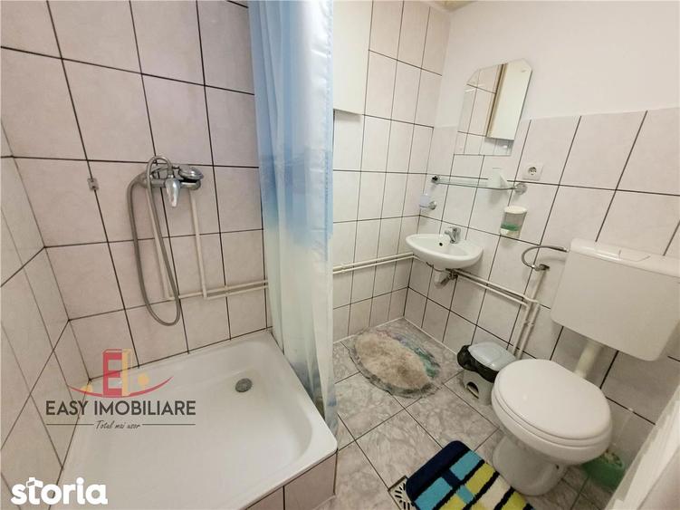 Casă cu 8 camere cu Teren 1680 Mp în Central