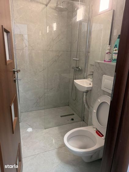 Apartament cu 4 camere decomandat în Vitan