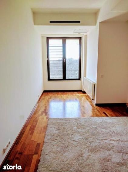 Apartament cu 4 camere decomandat, mobilat în Central