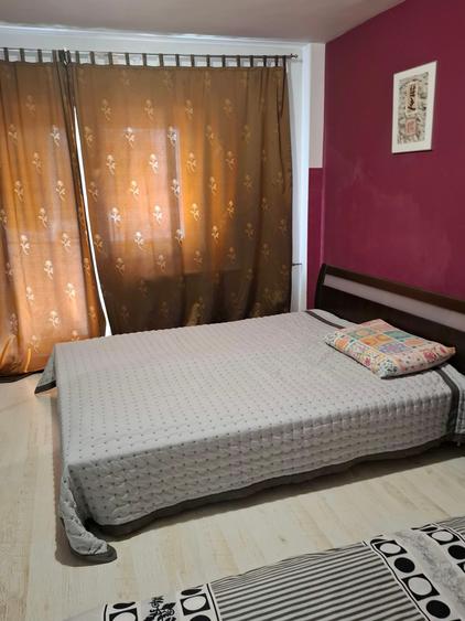 Apartament cu 4 camere decomandat în Vitan