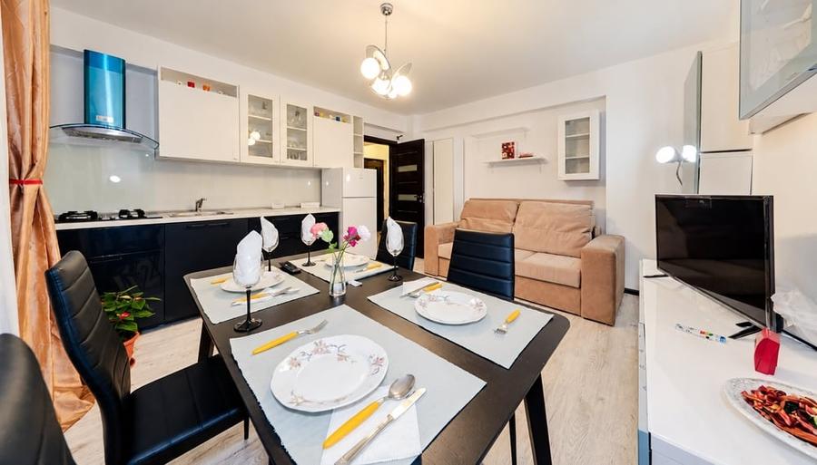 Apartament cu 3 camere, mobilat în Păcii