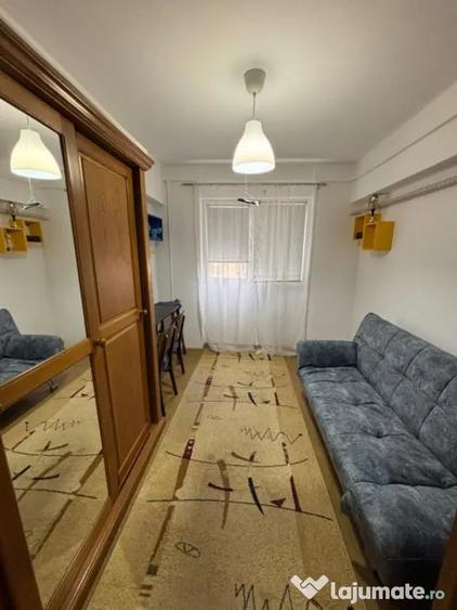 Apartament cu 4 camere decomandat în Central
