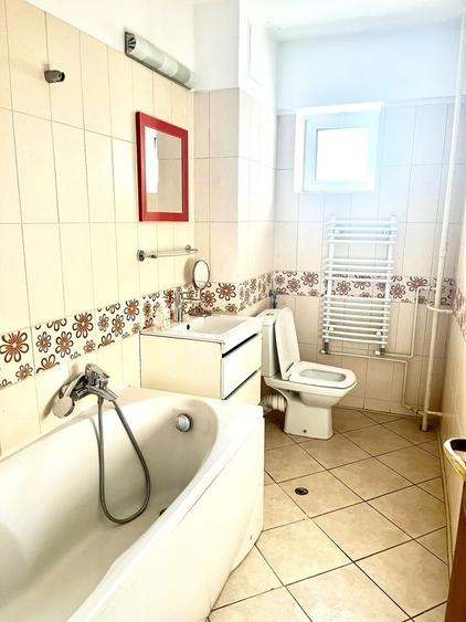 De vanzare Apartament 4 camere, ULTRACENTRAL,Piata Victoriei, sector 1 - 7