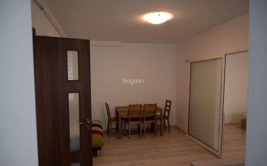 Apartament central cu curte Apartament central cu curte