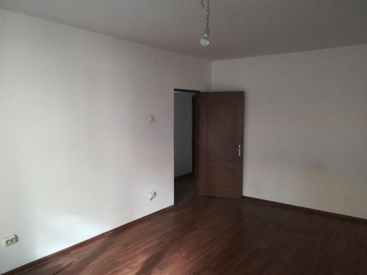 De vanzare Apartament 3 camere Bobocica Vitan - 7