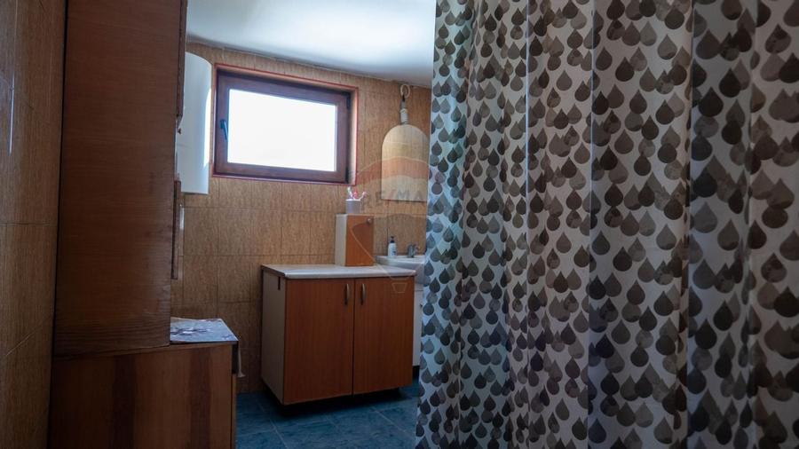 Vânzare imobil cu funcțiune mixtă casa si restaurant - Ungureni - DB - 11