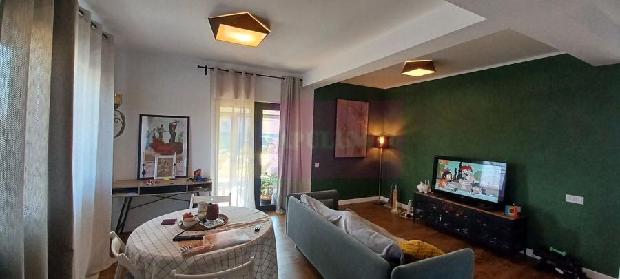 Săbăreni, casă P+1+pod, 5 camere, 130 mp utili, curte 470 mp - 5