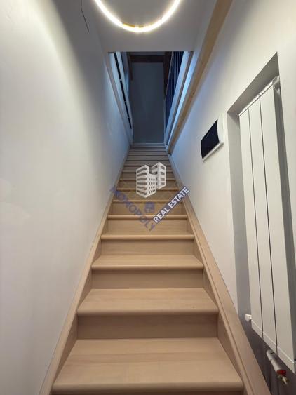 Garsonieră modernă de închiriat – Centrul Vechi Brașov, mansardă - 10