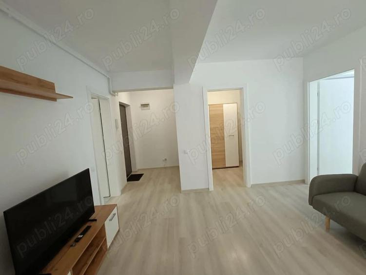 Apartament de 3 camere semidecomandat, zona Cetatii - 2