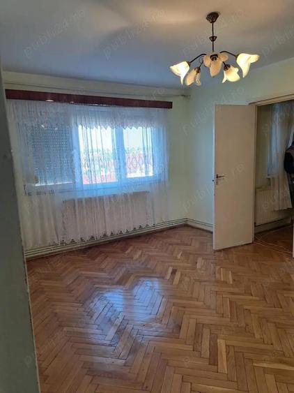 Apartament 2 camere de vanzare , 14 MAI , Nufarului , et. 4 semidecomandat , 41.500 euro neg . - 1