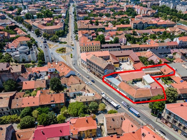 Spatiu comercial stradal cu vitrina | 70 mp, in Sinaia | Com 0% - 1