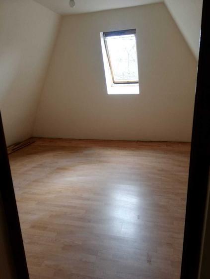 Vand sau schimb imobil P+M curte comuna compus din 3 camere, bucatarie, baie la 3 km de spital UMF - 5