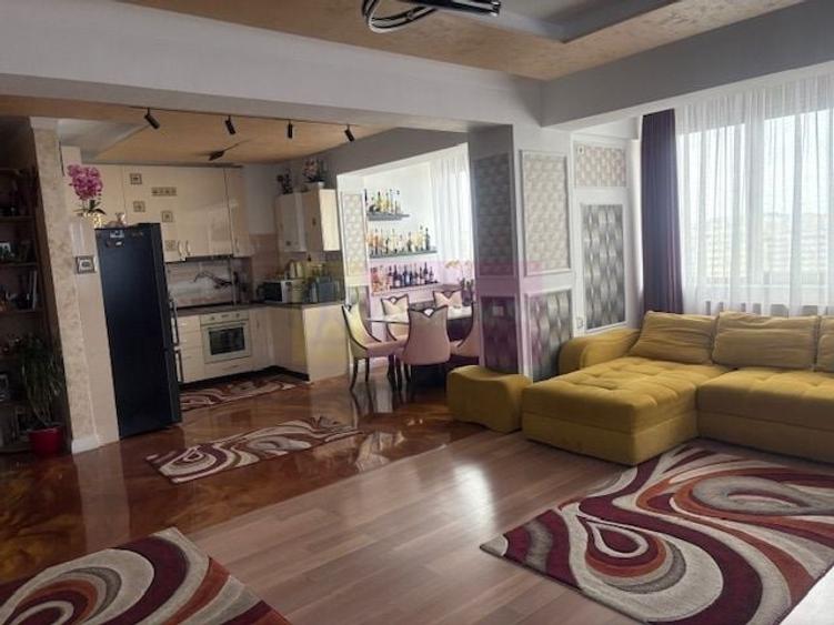 Apartament cu 4 camere decomandat, mobilat în Titan