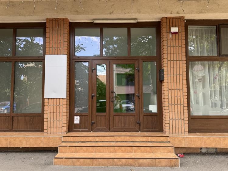 Spatiu Comercial cu vitrina- Zona Modern, Comision 0 - 22