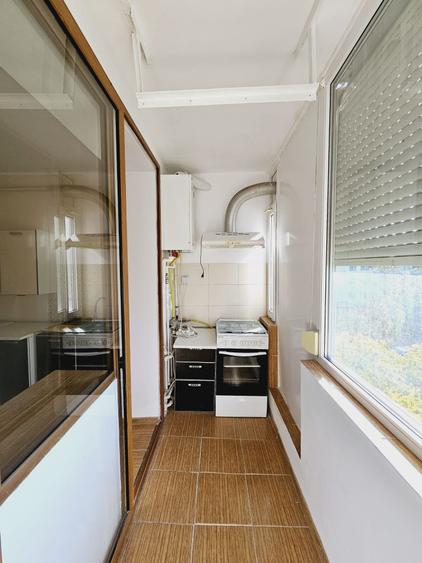 Tiglina 1, Bloc stradal, 3 camere Etajul 3, Balcon Generos - 9