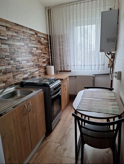 Inchiriez apartament 3 camere Calea Bucuresti - 1