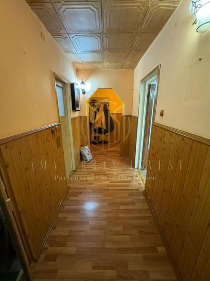 Rahova Barca  2 cam  56 mp , bloc 1984 , 86000 eur - 2