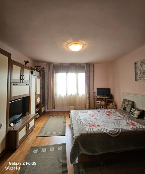 Casă cu 4 camere decomandat cu Teren 500 Mp în Sânmartin