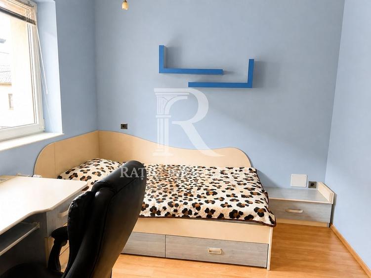 Casă cu 6 camere cu Canalizare în Rogerius