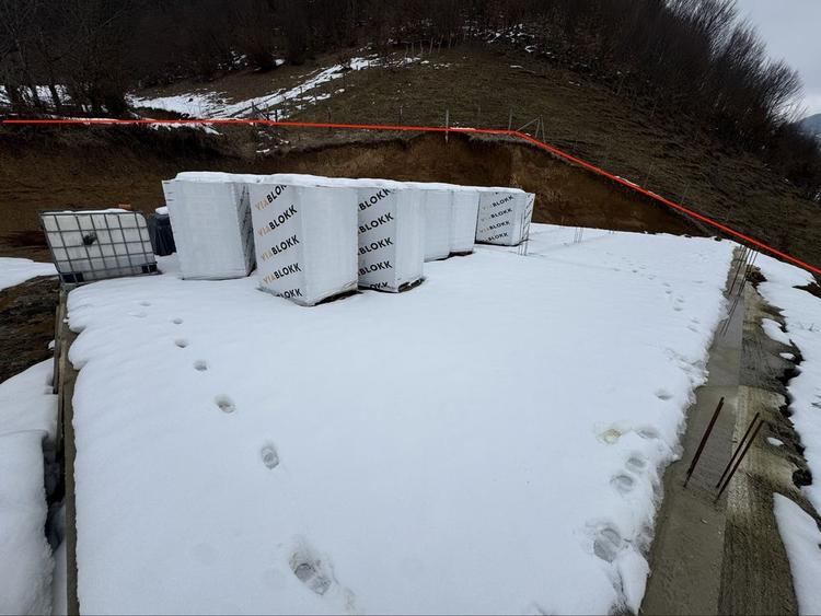 Teren 1200 mp + Proiect Casa (Radier finalizat)+ materialele incluse. - 7