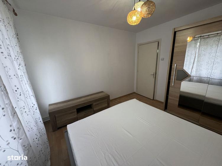 INCHIRIEZ apartament 2 camere semidecomandat,zona Centrala - 3