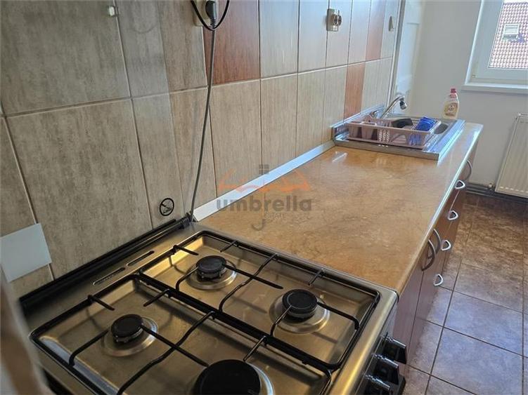 De inchiriat  un apartament cu 2 camere in zona  Horea - 11