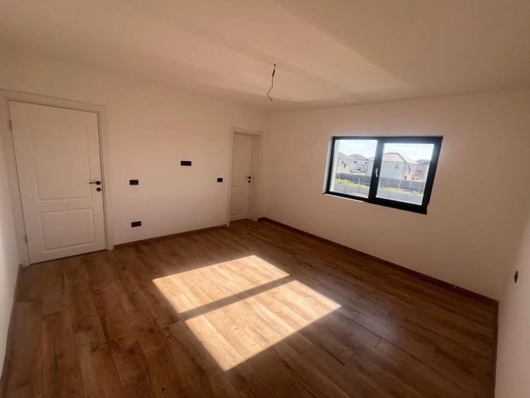 Vand casa parter + etaj - 6