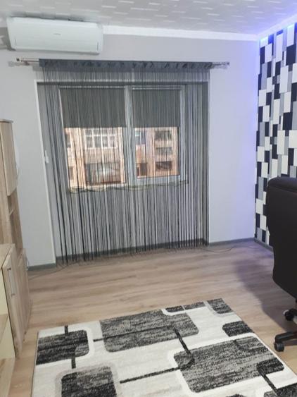 Vand garsoniera zona tineretului mobilata partial 27 m3 - 1