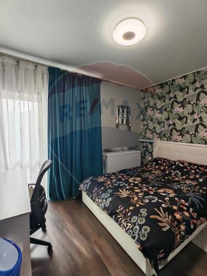 Casă / Vilă cu 4 camere de închiriat - 14