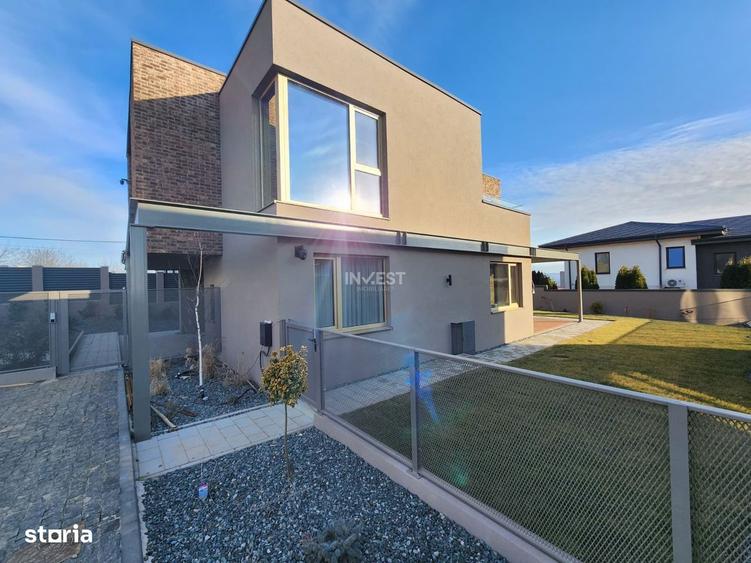 Vila High-End in Miroslava Stil, Lumina si Arhitectura Moderna - 5